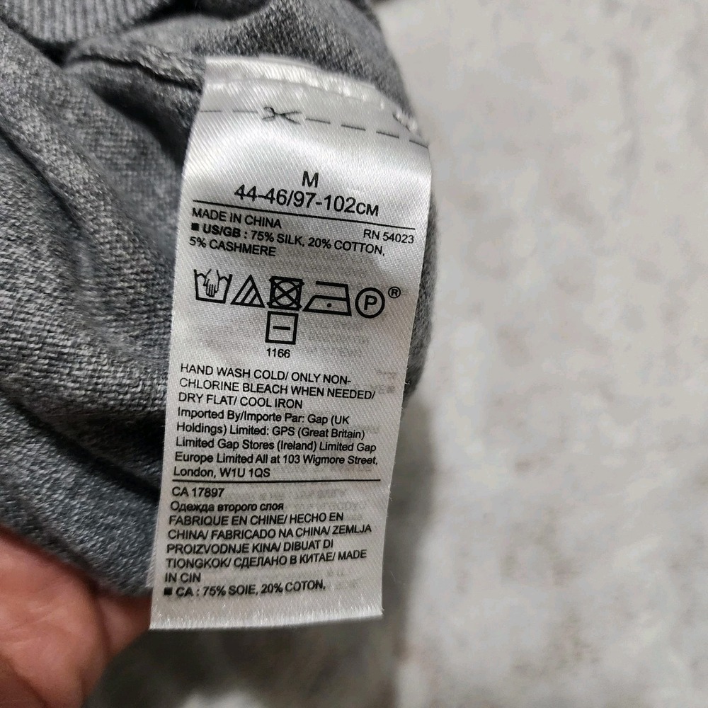 Banana Republic Luxury Blend Mens Sweater V Neck Gray Silk Cotton Cashmere Sz M - Picture 9 of 9